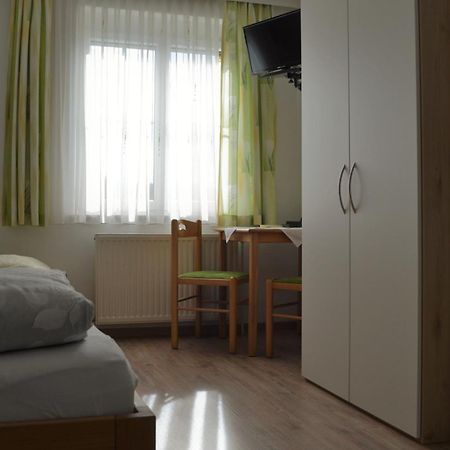 Fruehstueckspension Sterr Strebersdorf Exterior photo